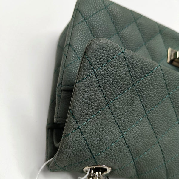 Authenticated pre-owned 2.55 225 (small) Quilted Grained Calfskin Green - Shoulder Bag at Looply