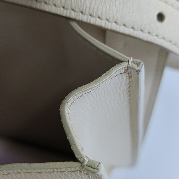 CLASSIC BOX Piel de becerro mediana Beige