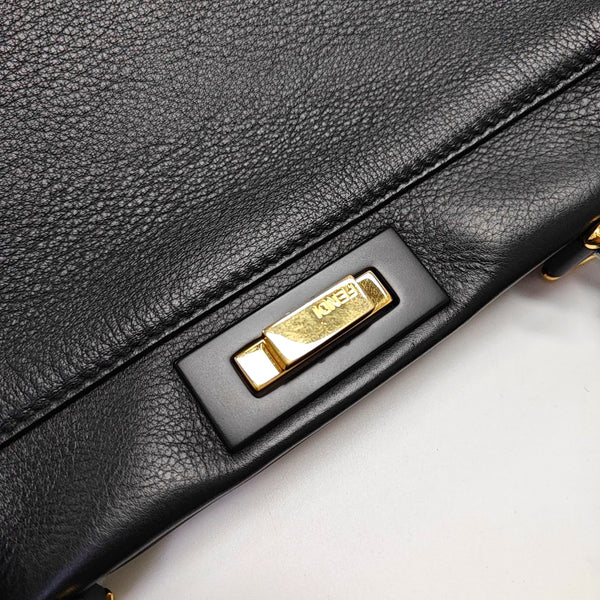 Peekaboo Essential Calfskin Black