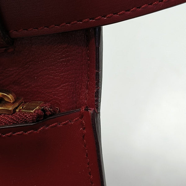 CLASSIC BOX Piel de ternera mediana Roja