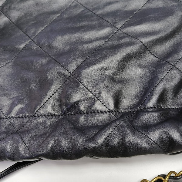 CHANEL 22 Small Quilted Calfskin Black