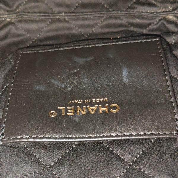 CHANEL 22 Mini Quilted Calfskin Black
