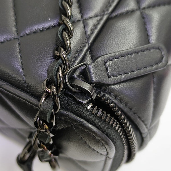 VINTAGE COSMETIC BAGS Quilted Lambskin Black
