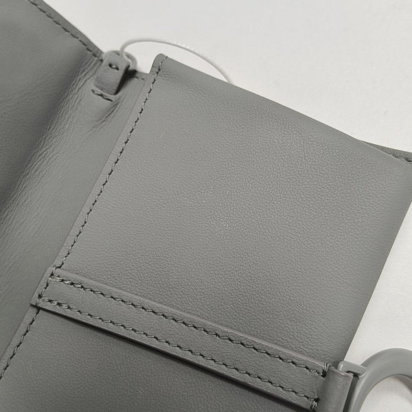 Authenticated pre-owned Saddle Calfskin Grey - Shoulder Bag at Looply