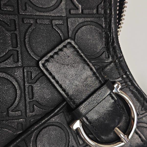 Gancini Leather Black