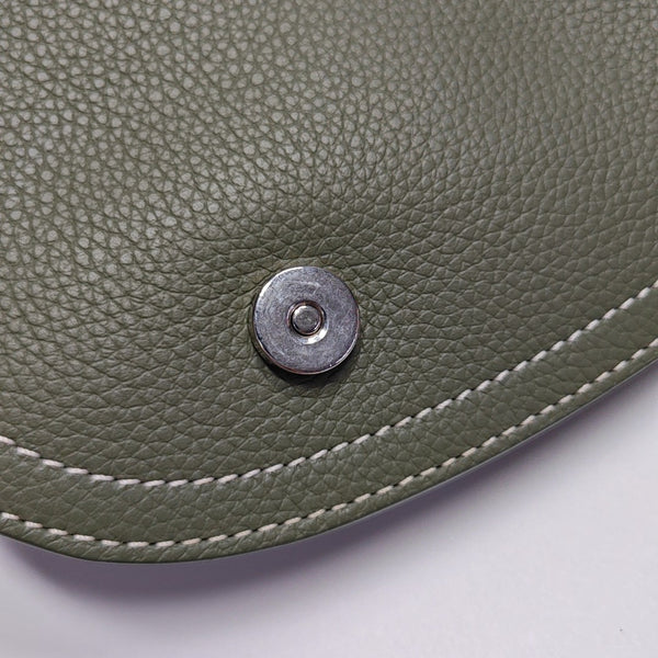 Authenticated pre-owned Saddle Calfskin Green - Shoulder Bag at Looply