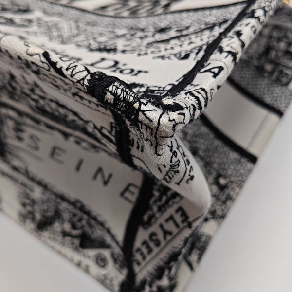 Book Tote Medium Canvas White
