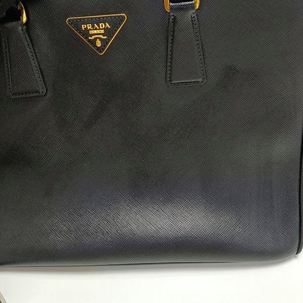 Galleria Medium Saffiano Calfskin Black