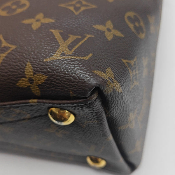 V TOTE MM Monogram Coated Canvas Multicolor