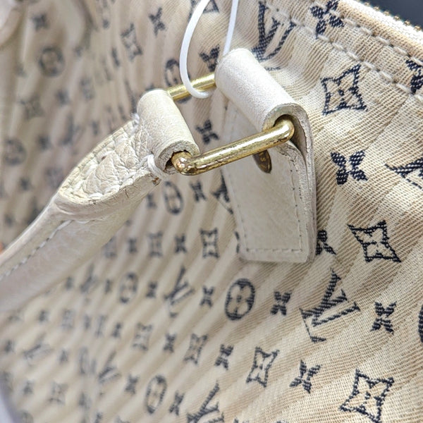 Authenticated pre-owned SPEEDY 30 Monogram Canvas White - Top Handle Bag at Looply