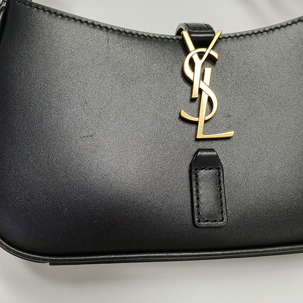 Authenticated pre-owned LE 5 À 7 Calfskin Black - Top Handle Bag at Looply