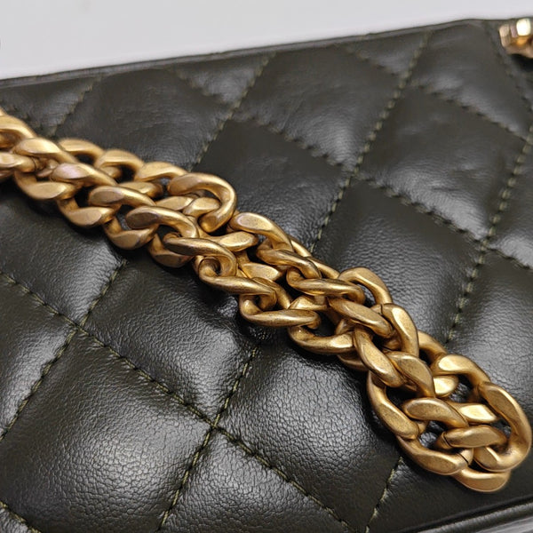 VANITY CASE Small Quilted Lambskin Green