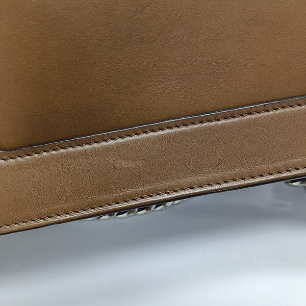 CASE Medium Calfskin Brown
