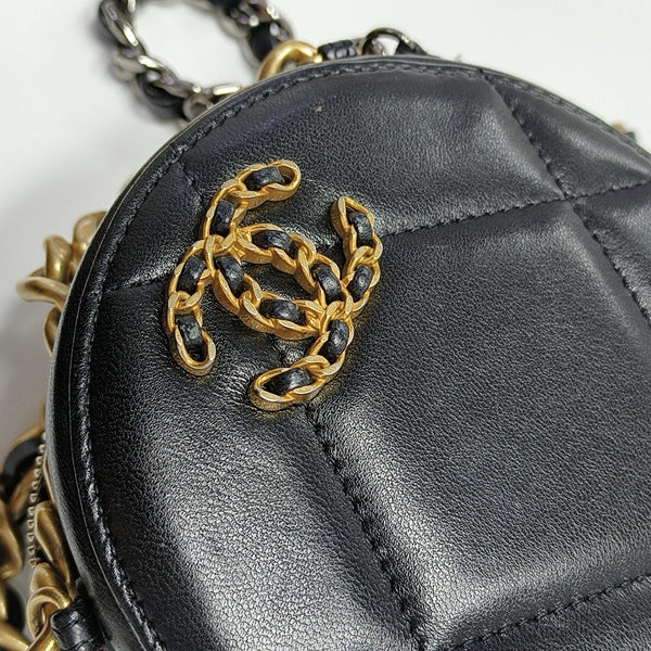 Authenticated pre-owned CHANEL 19 Quilted Lambskin Black - Shoulder Bag at Looply