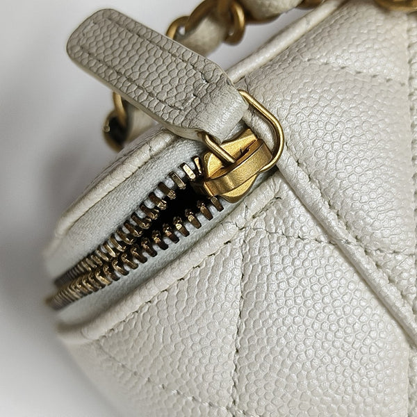 VANITY CASE Small Quilted Grained Calfskin White