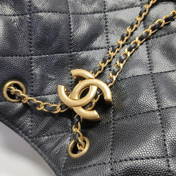 CHANEL 25 Medium Quilted Grained Calfskin Black
