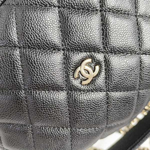 HOBO Quilted Grained Calfskin Black