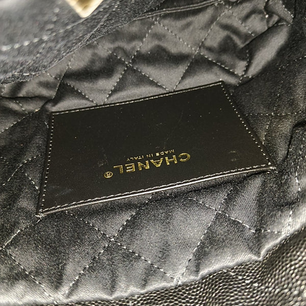 CHANEL 22 Mini Quilted Grained Calfskin Black