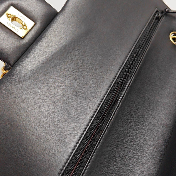 CLASSIC FLAP Jumbo Quilted Lambskin Black