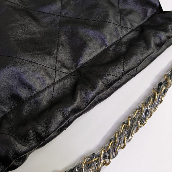 CHANEL 22 Large Quilted Calfskin Black