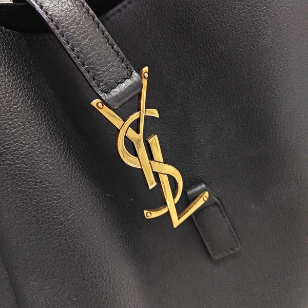 LE 5 À 7 Small Calfskin Black