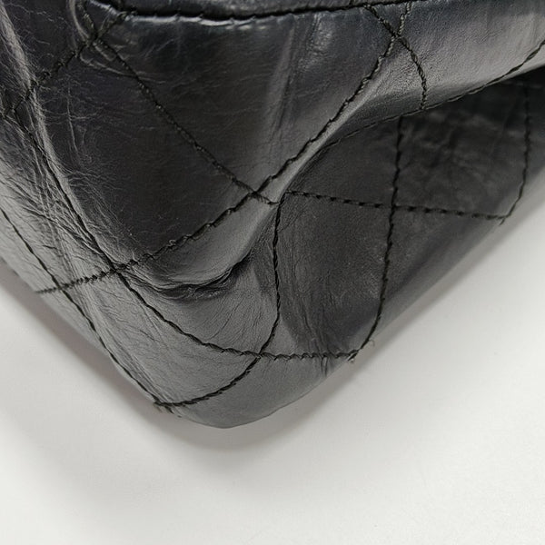2.55 Maxi Quilted Waxed Cafskin Black