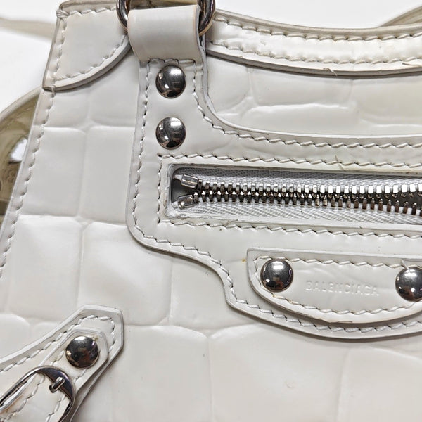 Authenticated pre-owned Neo Classic Calfskin White - Tote Bag at Looply