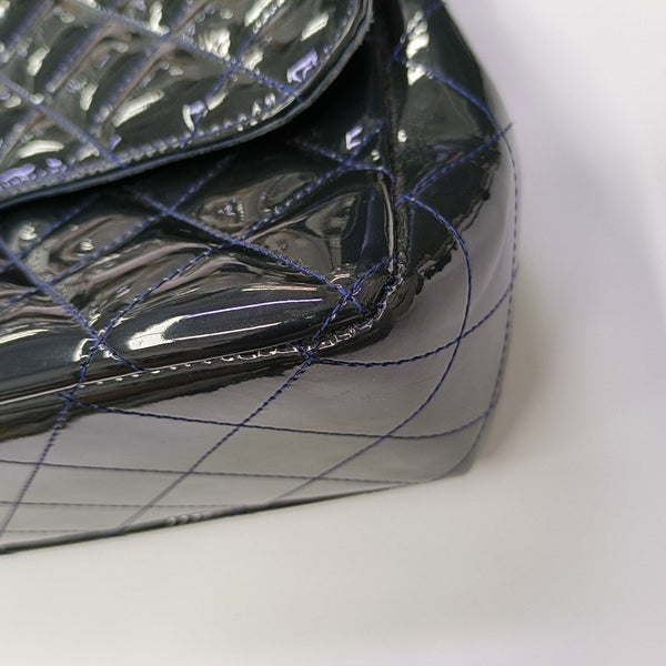 CLASSIC FLAP Jumbo Quilted Patent Leather Blue