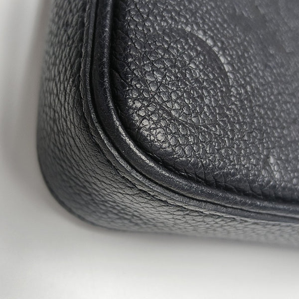 EASY POUCH ON STRAP Monogram Calfskin Black