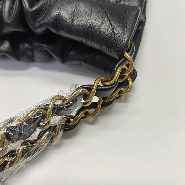 CHANEL 22 Small Quilted Calfskin Black