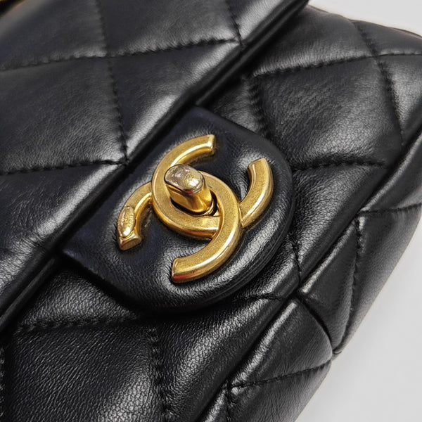 Authenticated pre-owned CLASSIC FLAP Mini Quilted Lambskin Black - Shoulder Bag at Looply
