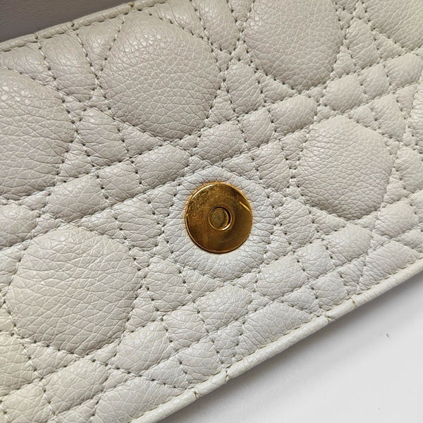 Authenticated pre-owned Dior Caro Quilted Calfskin White - Shoulder Bag at Looply