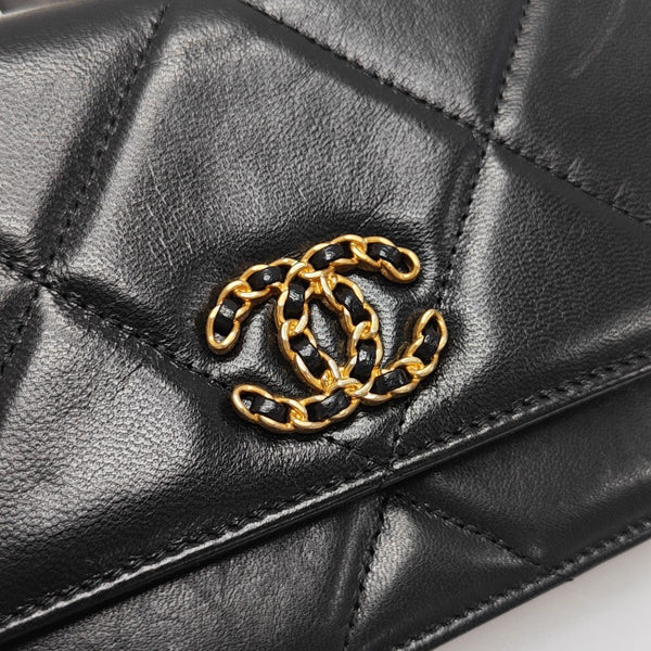 CHANEL 19 WOC Quilted Lambskin Black