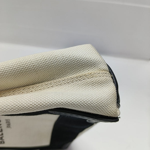 Canvas White