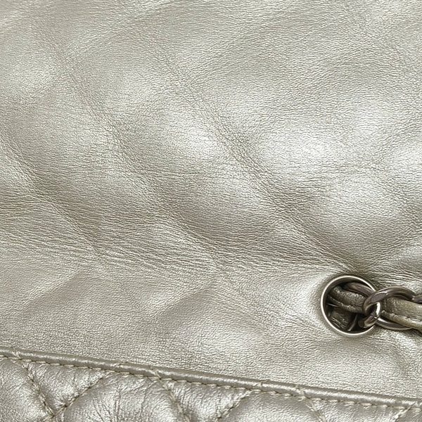 Authenticated pre-owned CLASSIC FLAP Jumbo Quilted Lambskin Beige - Shoulder Bag at Looply