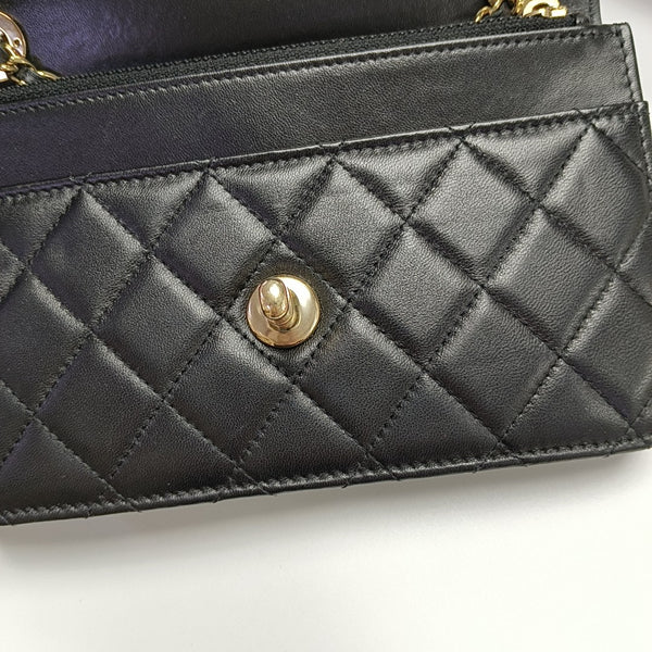 Authenticated pre-owned TRENDY CC WOC Quilted Lambskin Black - Crossbody Bag at Looply