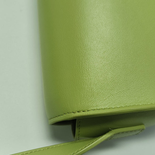 TRIOMPHE Small Calfskin Green