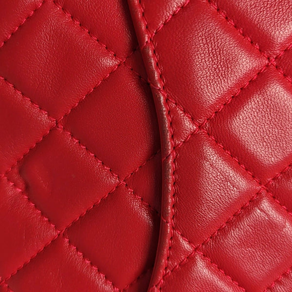 Authenticated pre-owned CLASSIC FLAP Quilted Lambskin Red - Shoulder Bag at Looply