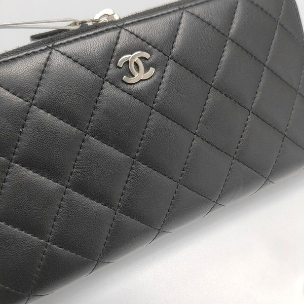 CLASSIC FLAP Mini Quilted Lambskin Black Wallet