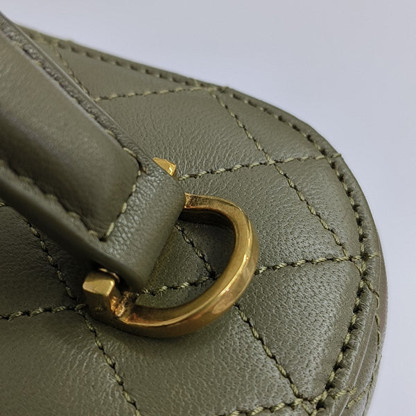 80'S VANITY Quilted Lambskin Green