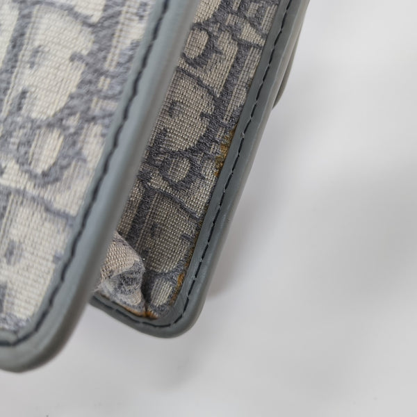 30 Montaigne Oblique Canvas Gray