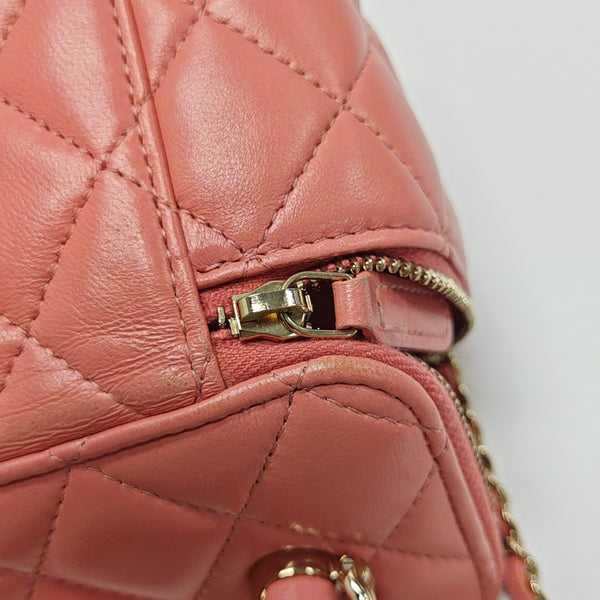 VANITY CASE Small Quilted Lambskin Pink