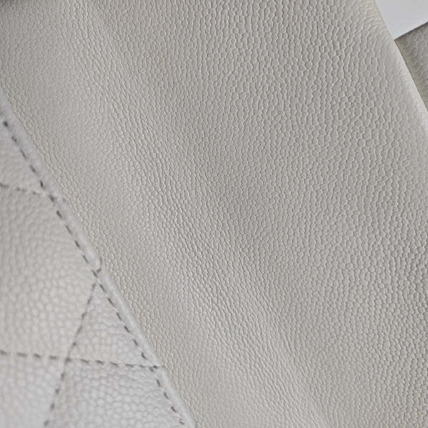 CLASSIC FLAP Small Quilted Grained Calfskin White