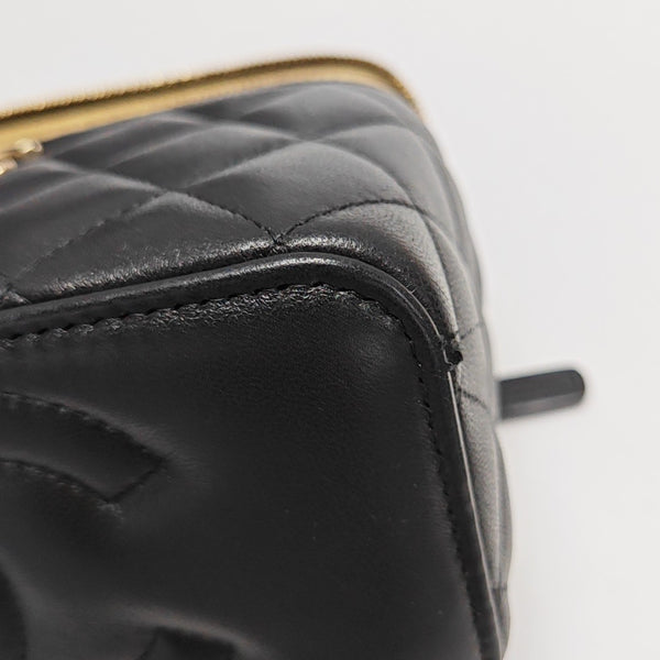 VANITY CASE Small Quilted Lambskin Black