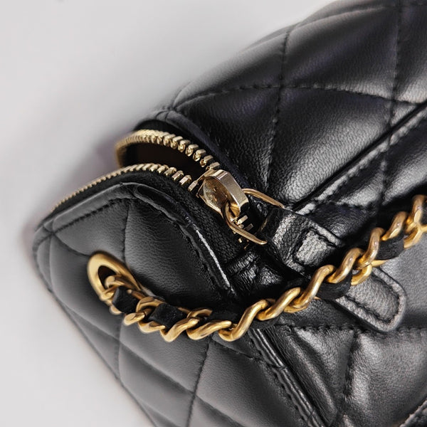 VANITY CASE Mini Quilted Lambskin Black