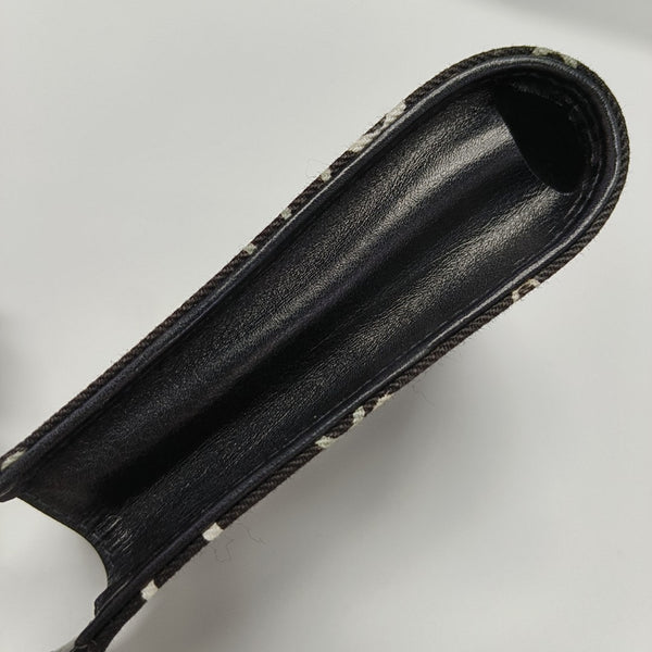 Canvas Black