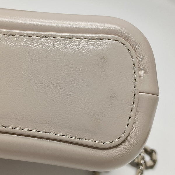 GABRIELLE Small Chevron Calfskin Beige