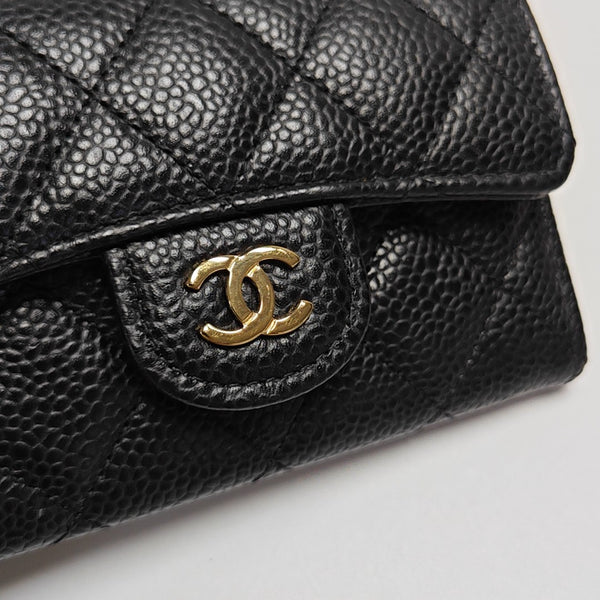 CLASSIC FLAP Quilted Grained Calfskin Black Card Holder