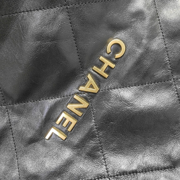 CHANEL 22 Medium Quilted Calfskin Black