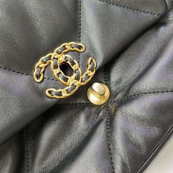 CHANEL 19 Small Quilted Lambskin Black